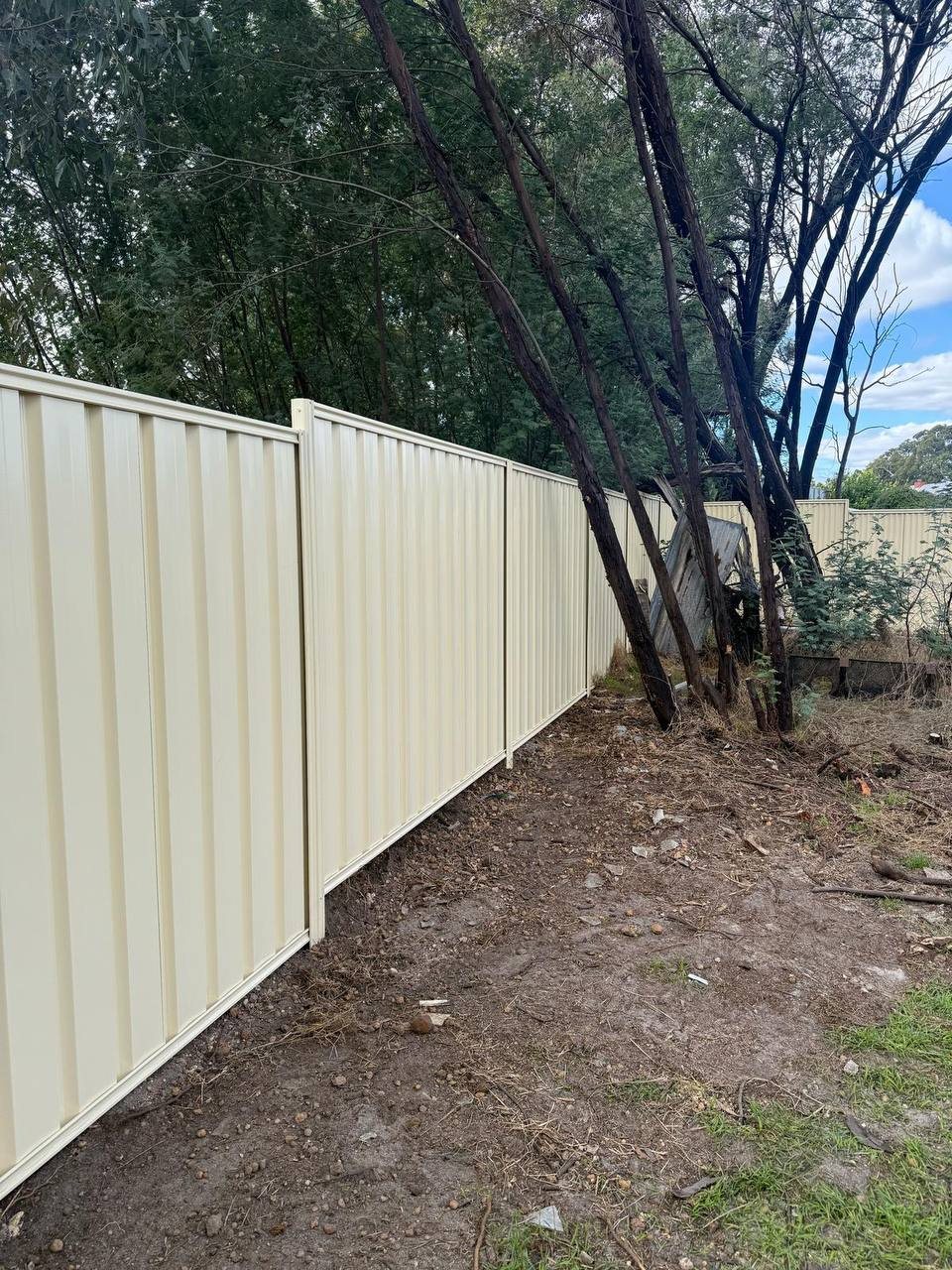 Clean, straight Colorbond panel line
